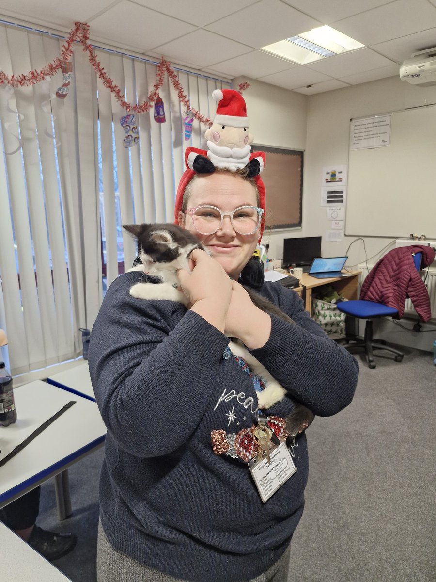 I have had the best day at work today! And I'm pretty sure the students enjoyed it too! 😂 Seeing the students interact with the animals, having massive smiles on their faces was amazing! Animals are amazing! 🐈‍⬛️🐢🐇 🐍 <a href="/AlbrightCentre/">Albright Education Centre</a>
#edutwitter #ThisisAP #SEND #SEMH
