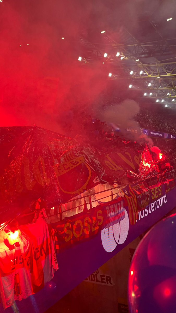 CalleYGrada's tweet photo. Culés desplazados a Westfalenstadion.

Borussia Dortmund - FC Barcelona
11/12/24. 🇩🇪 https://t.co/yNU3lee5Ua