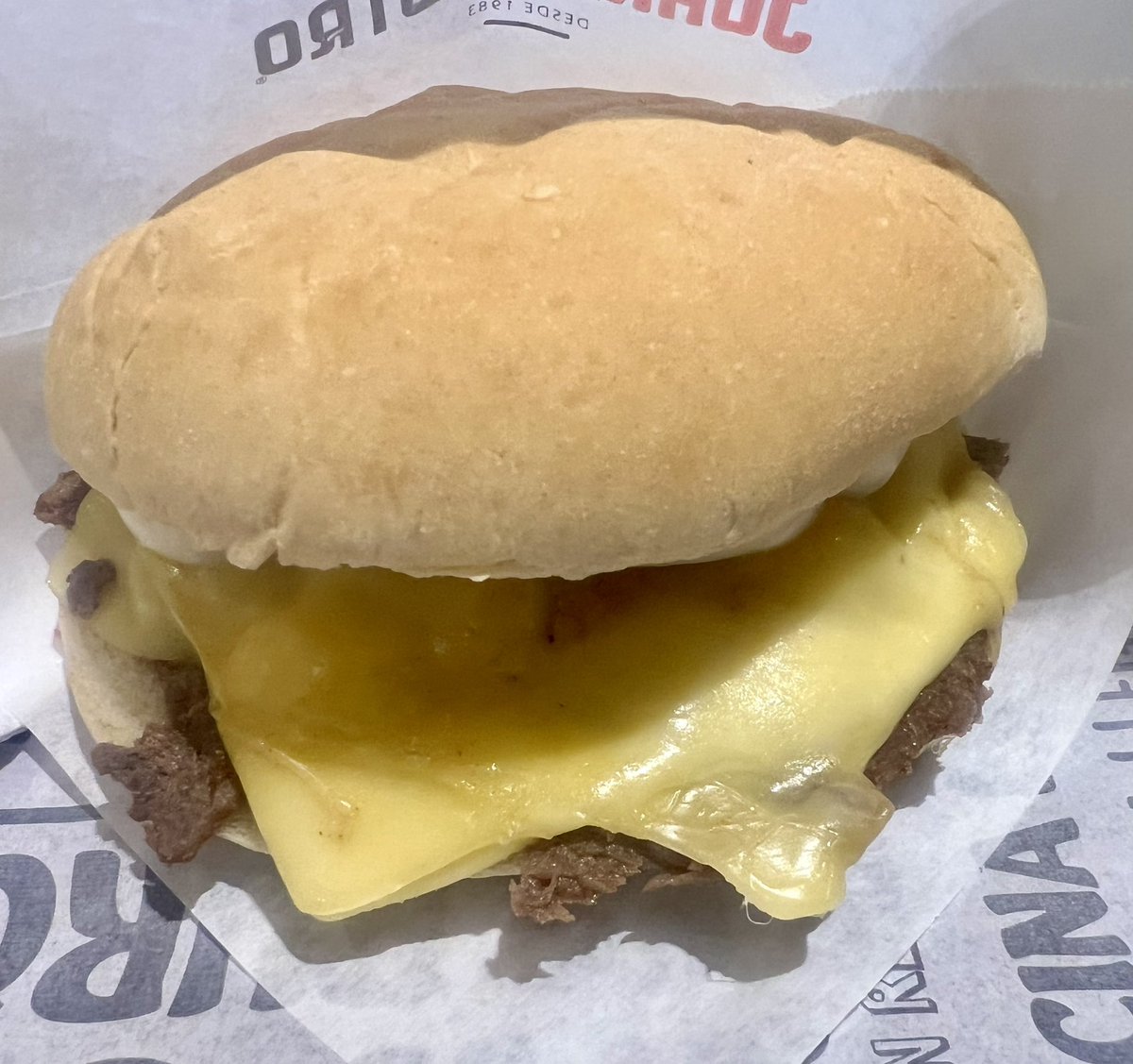 _catskill's tweet image. Definitivamente #JuanMaestro ya no es maestro de nada.
Menos carne que un wantán.

 Lo que esperas———Lo que llega