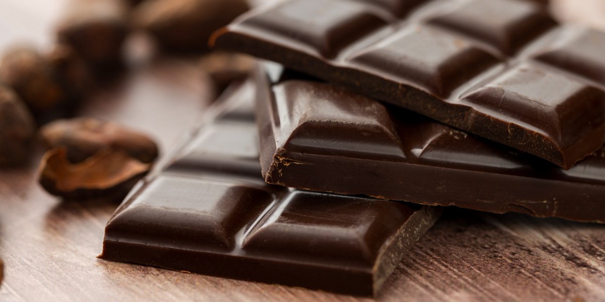 IFT's tweet image. Chocolate lovers: this article is for you! 🍫 In this #IFTJournals study, researchers investigate the link between #darkchocolate's chemical makeup &amp;amp; its health benefits. Are #polyphenols the connection to #healthbenefits? Find out here: hubs.la/Q02_snpK0