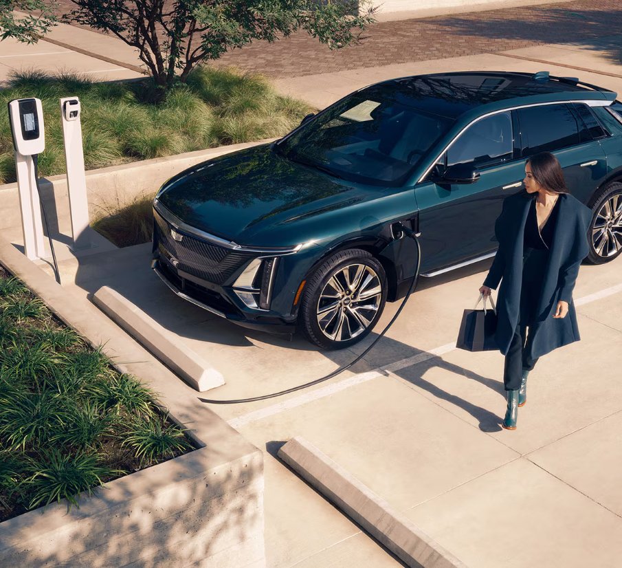 Ever wondered how the future drives? 

The all-electric LYRIQ combines futuristic tech with contemporary luxury, making every journey exciting and elegant.