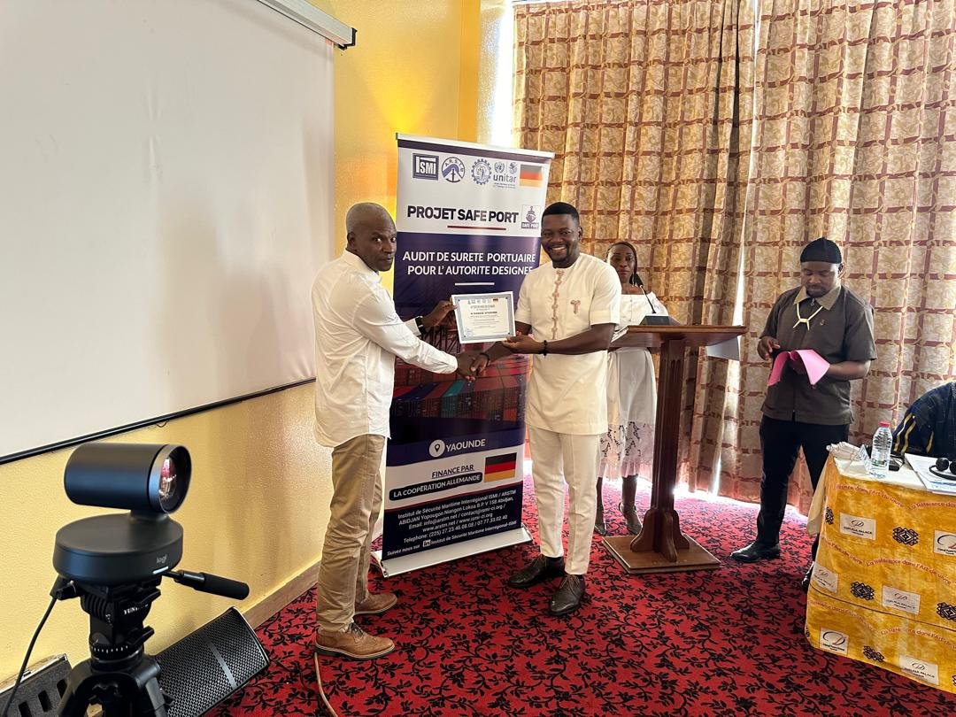 tchyebe's tweet photo. J’ai pris part du 25 au 30 Novembre 2024 à Yaoundé-Cameroun, au  stage de formation sur «L’audit de sûreté des installations portuaires pour l’autorité désignée», organisé par #ISMI  de #ARSTM avec l’appui de #GFFO sous la direction de #UNITAR dans le cadre du projet #SAFEPORT. https://t.co/FBBFh4qdj5