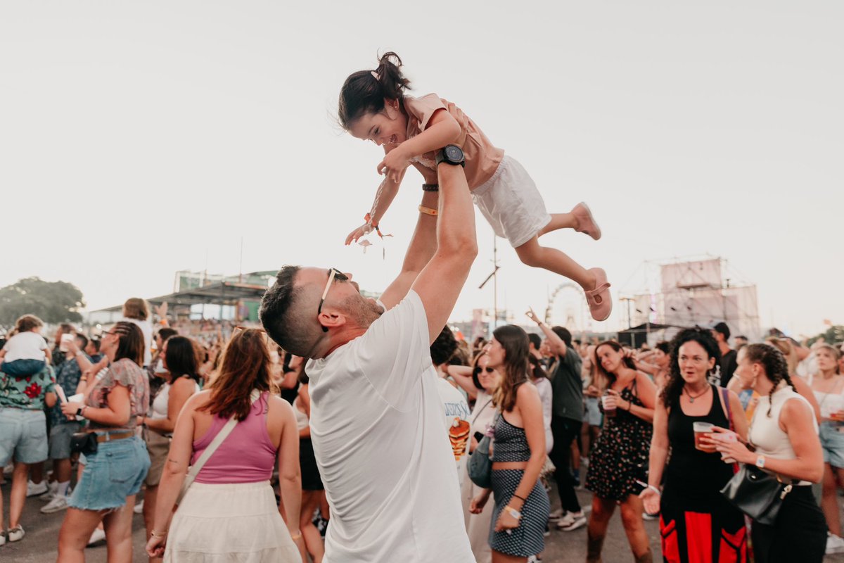 Coolter, recuerda... ¡MAÑANA NUEVAS CONFIRMACIONES!💥

Estamos con la ilusión de un niño, ¡qué ganas de abrir cada uno de los regalos que tenemos para vosotros!🎁

Del 21 al 24 de agosto tienes una cita con la música en Almería ¡Consigue tu entrada en coolturalfest.com!