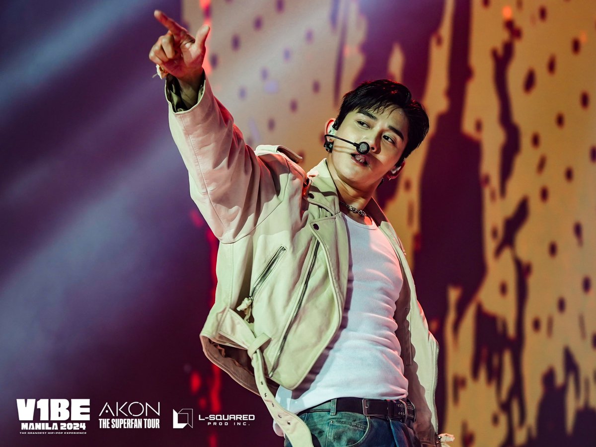 ForLumis's tweet photo. ┊⁀➷ 12/12/2024
୨ Photos
Voici des photos de LUCAS durant sa performance lors du #V1BEManila2024 ! 💛
#LUCAS4V1BE #LUCASBackInMNL
#LUCAS #黄旭熙 #ルーカス #ลูคัส #루카스
@LSquaredProdPH
#Kimi https://t.co/snEigtAvFS