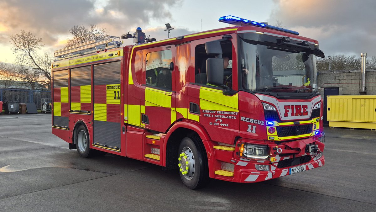 dubairportfire's tweet image. Our new Class B fire appliance a Scania P360 delivered this week thanks to HPMP Fire