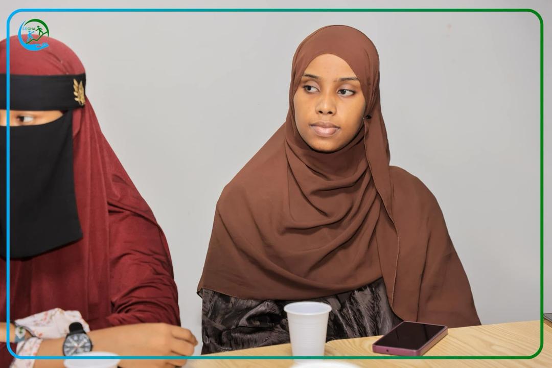 SOGHASom's tweet photo. We ended well with a topic on "The benefits of volunteer work in social affairs and the challenges faced by those involved in such activities" and it was presented by Ustad: Zakariye Abdikarim. The meeting was attended by educated girls and ended in a beautiful atmosphere.#SOGHA https://t.co/FBEIu6KV0k