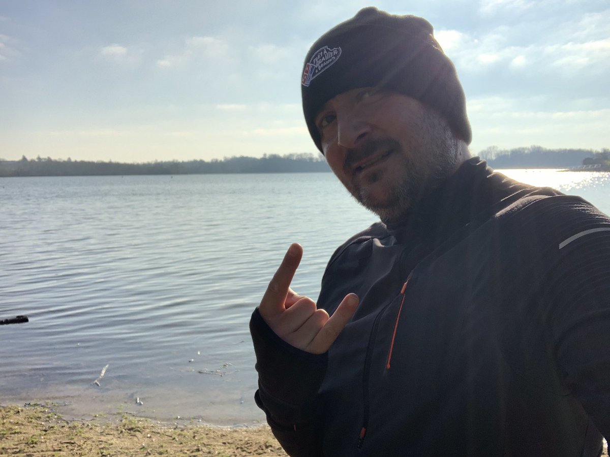 ShuzaLePadawan's tweet photo. Hello les Runners!
Dernière séance dans l’Ouest, #LunchRun du Jeudi!
On ajoute encore 10 Kms pour le #RunUp2XMas Challenge!
#ThursdayNoon
#ThursdayMotivation
#NoRunNoFun https://t.co/TZU5mSLkBb