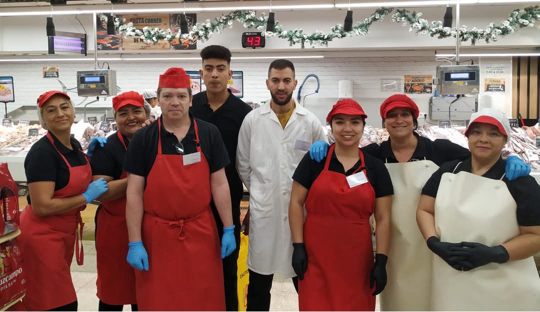 Finalizamos el curso de Auxiliar de productos frescos en colaboración con <a href="/super_ElJamon/">El Jamón</a> que acogió la formación del alumnado en supermercados de Jerez, el Puerto de Santa Mª y Cádiz.

❤️Ahora comienza una nueva etapa laboral para ellos.

#ProgramaIncorpora <a href="/FundlaCaixa/">Fundación ”la Caixa”</a> #eljamon
