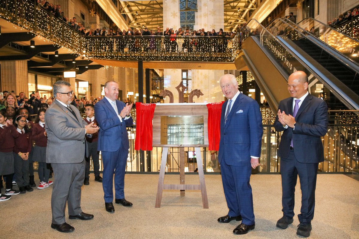 BatterseaPwrStn's tweet photo. We were delighted to welcome His Majesty King Charles III to Battersea Power Station today to experience the riverside neighbourhood’s festive offering, meeting with members of the local community and small business owners taking part in the Curated Makers Christmas Market. https://t.co/di51sOCNgf