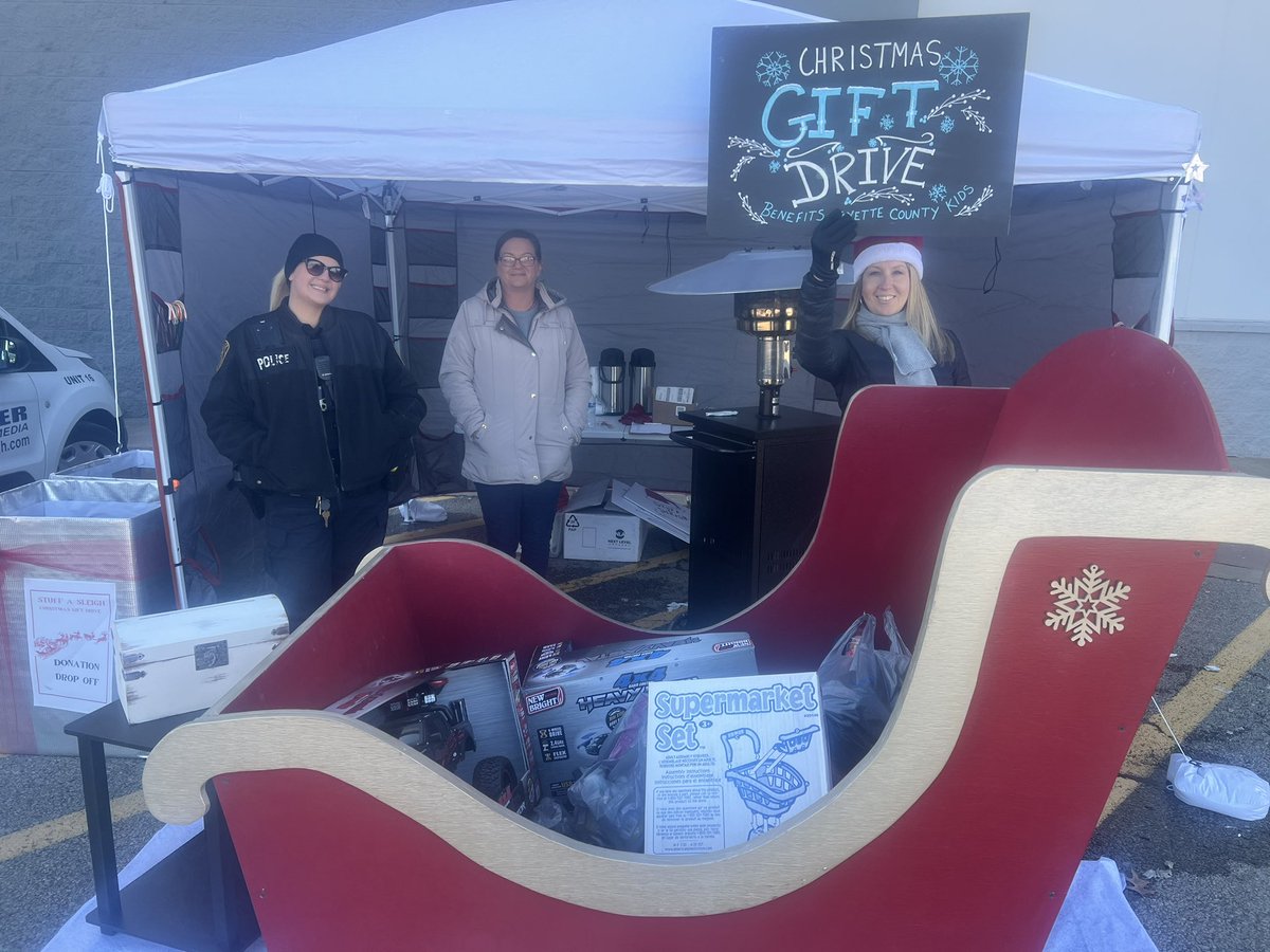 radiofroggy's tweet photo. Froggy’s live from Walmart in Uniontown until 5pm today collecting new unwrapped toys #SantaCop Toy Drive with Uniontown PD & Fayette County CYS! https://t.co/v6ctKpn2X6