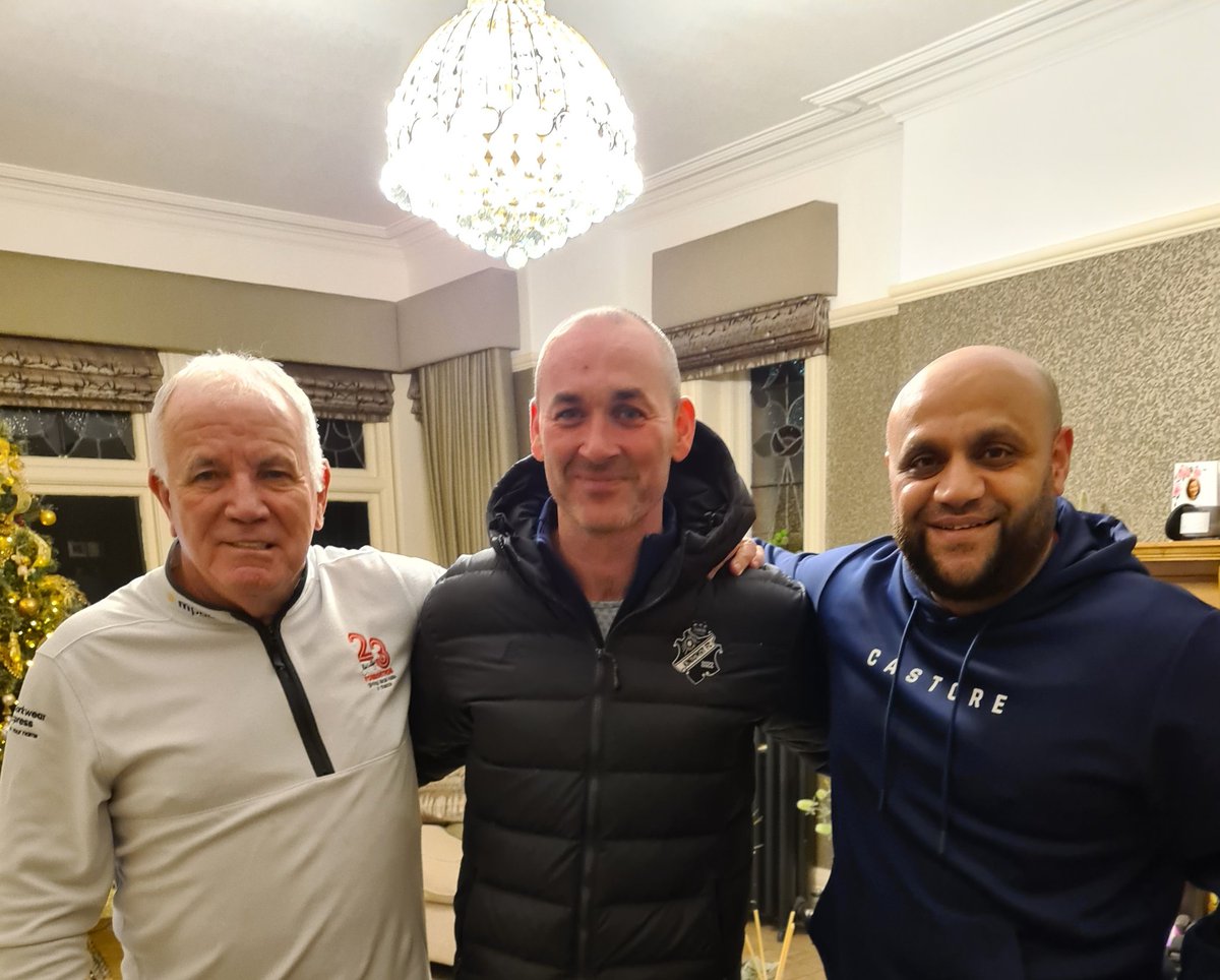It was great to catch up with the Carraghers &amp; talk Football this week. <a href="/Carra23/">Jamie Carragher</a> A Connoisseur of Football and the Game. A Proper and Real Football Education. As the Kop use to famously chant "We all dream of a team of Carraghers" 🎵