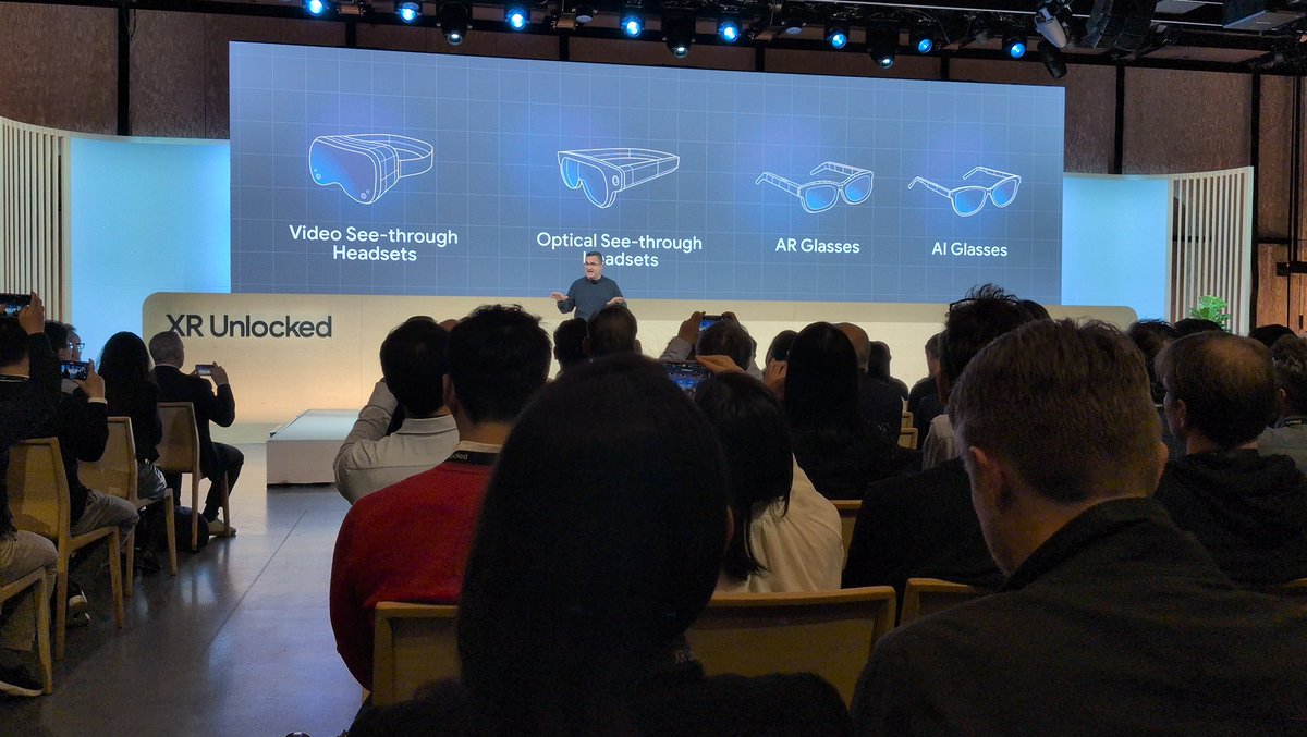 mmkim's tweet photo. Fun to be @Google @Android XR Unlocked event today! 👋🏼 @YasmineEvjen https://t.co/gxyi7iDEzP