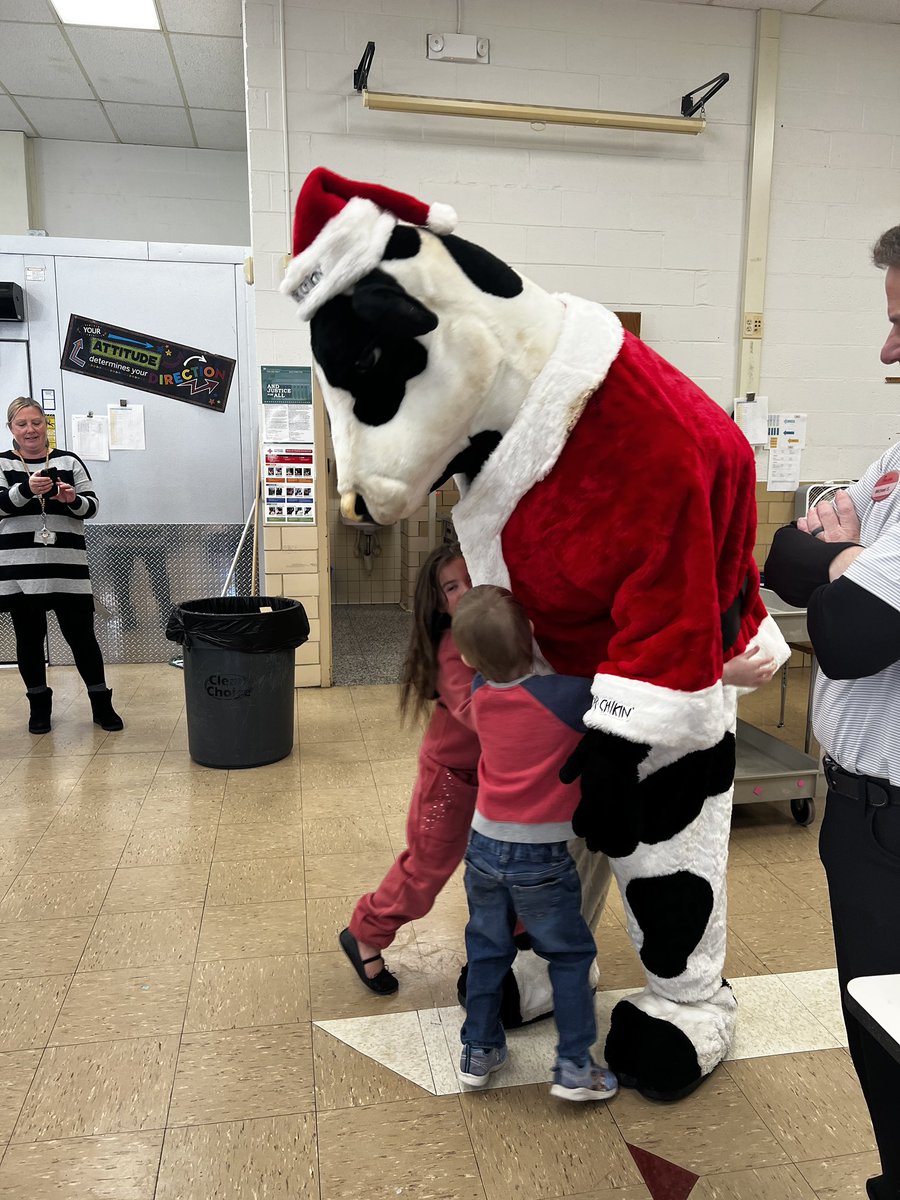 christywmoore's tweet photo. Chesapeake High Ss visited Mars Estates Elementary today and spent some time with Pre-K and K students. CHS students have been learning leadership skills through the Chick-fil-A Leader Academy and are becoming #collegeandcareerready @ChesapeakeHS @MarsEstatesBCPS @CTE_BaltCoPS https://t.co/B9My8n8GzH