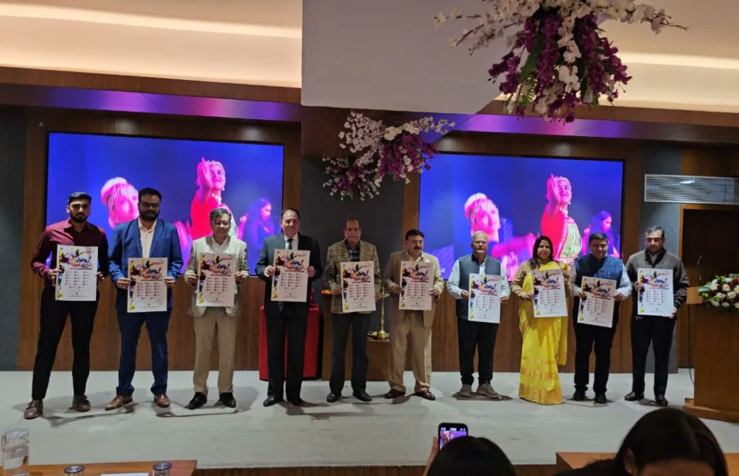 jaroliya_dr's tweet photo. IQAC organized Geeta Jayanti with Centre for #IndianKnowledgeSystem at Prestige Institute of Management and Research Indore on December 11,2024. The event had esteemed guests, including Padmashree Susheel Doshi Ji, Shri Jayant Bhise Ji, Dr. @vikrantstomar and Dr.@davishjain Sir. https://t.co/ciKULDDxGt