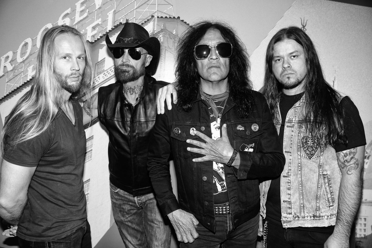 TheBulletBoys's tweet photo. Who's Ready For @TheBulletBoys with MT and LV #theonetwopunch
OG Members?? With the Man with the plan #fredaching & Radness from #jakefaun LETS FN GO!!! #marqtorien #lonnievencent #fredaching #jakefaun U wanted it!!! U Got It!!! BB🔥⚡️🔥⚡️🥳🖤🏴☠️🖤🏴☠️ https://t.co/dYeZfjLzIb