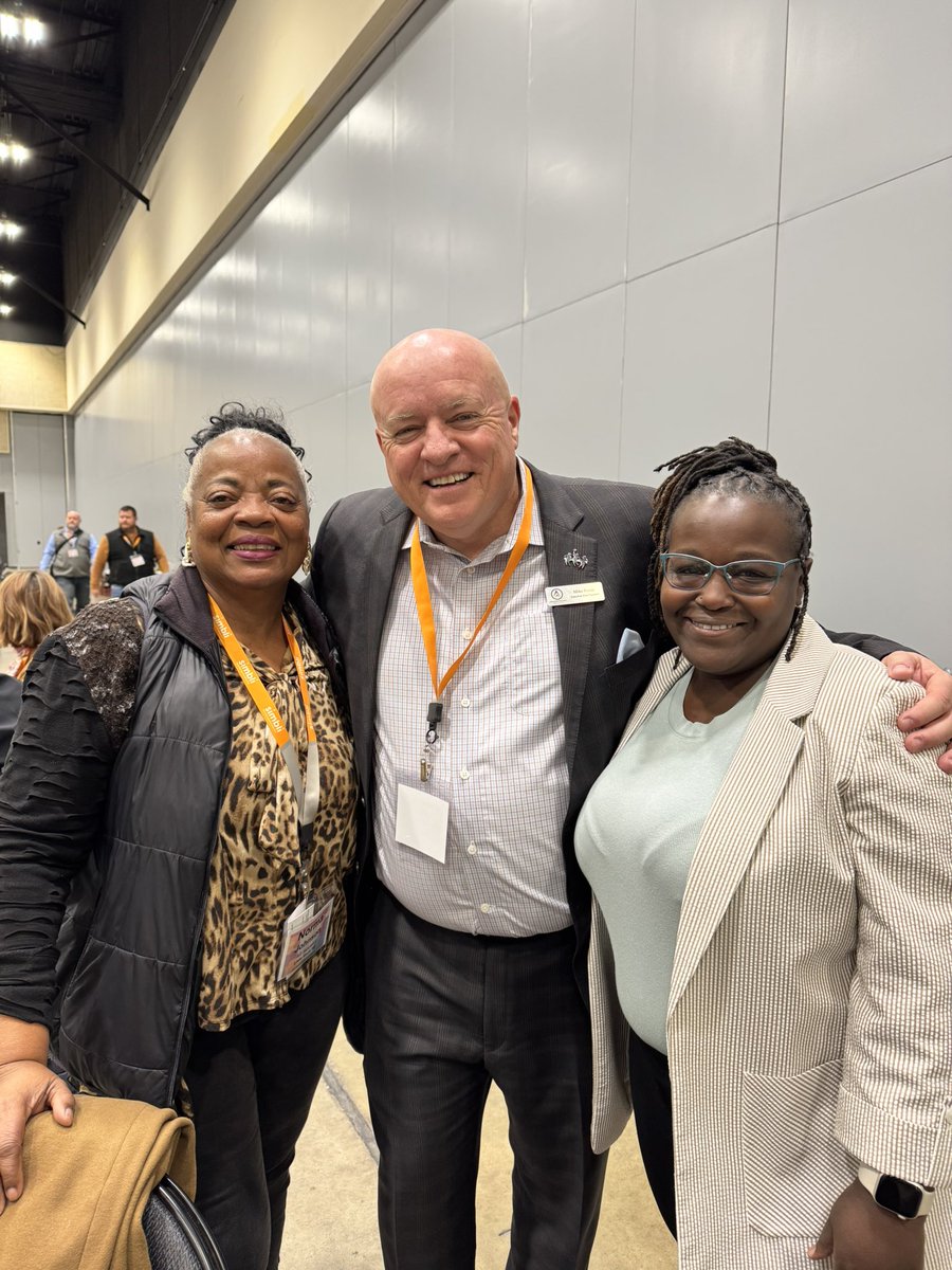 MichaelPoore1's tweet photo. Always great when you get to see leaders from my past while @ArkSchBdsAssn!  Two great Board members @VickiHatter and Norma Johnson!  Also awesome to see @lrsd former employeees that did so much for the District-@Ron_Self and Kevin Yarberry https://t.co/ENYNWJu4do