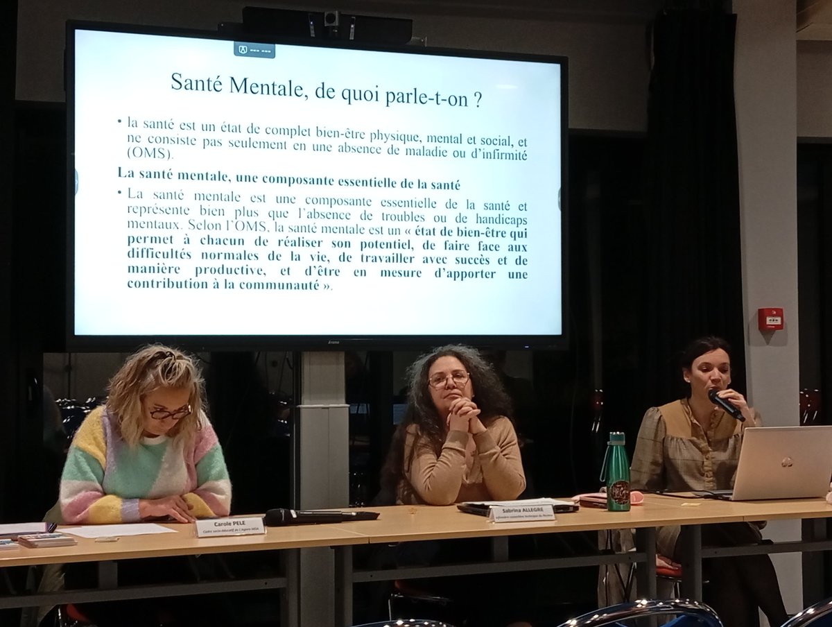 letty_chard79's tweet photo. Conférence ''La santé mentale des jeunes parlons-en !'' organisée par la @MGEN_officiel 79,  au lycée JMacé Niort, avec les interventions de @AllegreSabrina @acpoitiers Carole Pelé #AgoraMDA et Émilie Sauvaget, psychologue et formatrice @FrancePssm 
#SanteMentale https://t.co/5OF4Bu4rQK