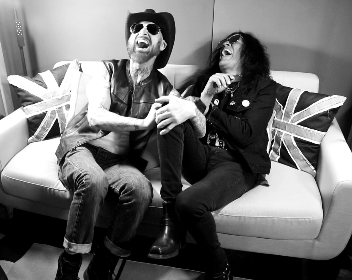 TheBulletBoys's tweet photo. We think this Photo says it all!!!!! #lonnievencent #marqtorien @TheBulletBoys #one2punch #mtlv #ogmembers #bulletboysfounders #cantstopwontstop #bulletboystour2035 #newmusic #newalbum2025 #newbeginings BB๐ค๐ดโโ ๏ธ๐ฅณ๐ฅณโก๏ธ๐ฅ๐ฏ๐ฏ๐ถ๐ถ https://t.co/0okz4slfIL