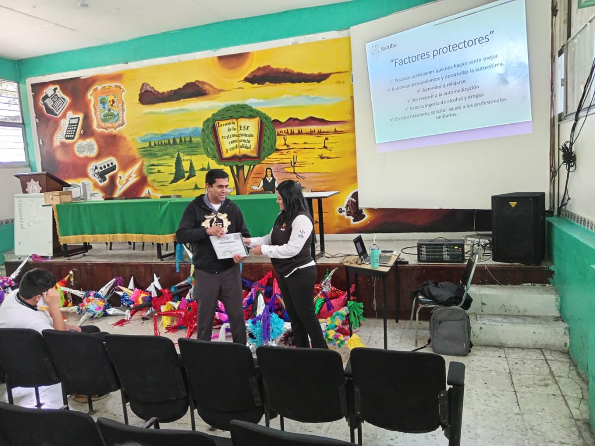 DIF_Saltillo's tweet photo. La Coordinación de Psicología impartió la plática "Alas a la vida" para alumnos de la secundaria #4 con el objetivo de que los alumnos y padres de familia cuenten con información veraz sobre el tema de la conducta suicida
#DIFSaltillo #SaltilloNosUne https://t.co/JD5SQGTHSi