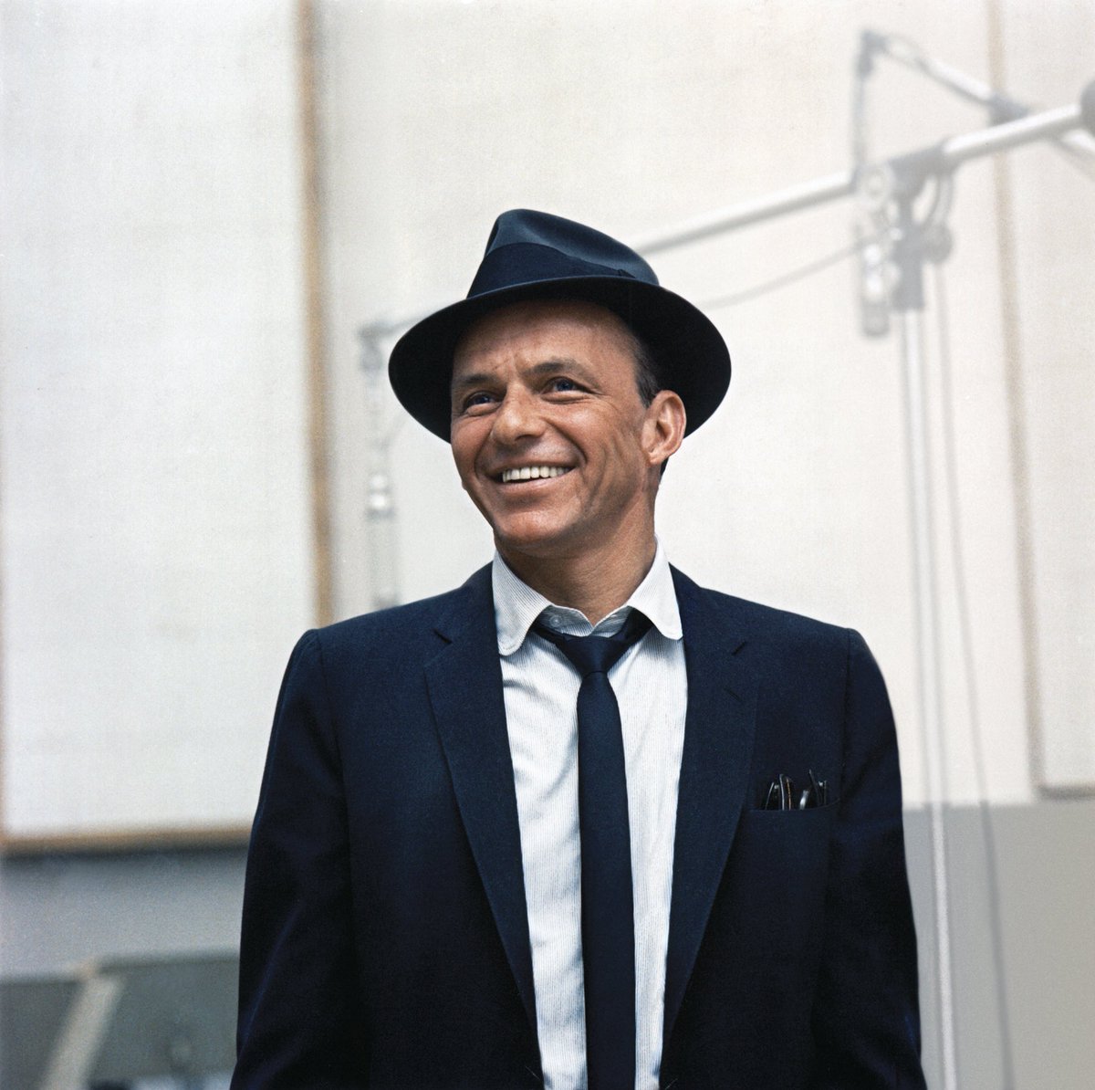franksinatra's tweet image. Celebrating a larger-than-life legend whose every note sounded like a memory and whose songs felt like stories. Happy Birthday to the singular Frank Sinatra, a man who defined an era and continues to serenade the soul to this day! 🎵🎂