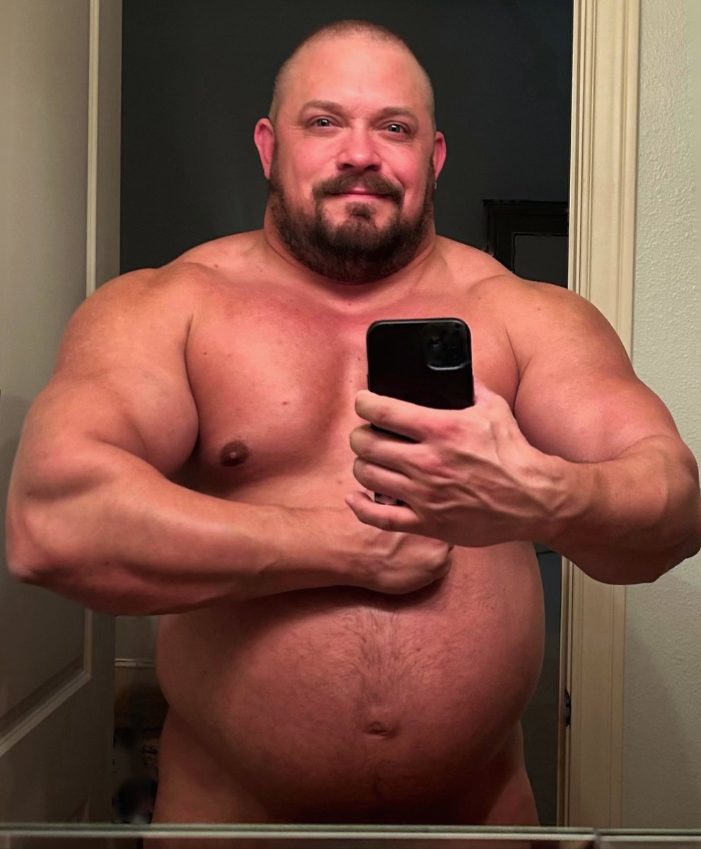 Thick Daddy Thursday 😎💪🏼
#Beefybull