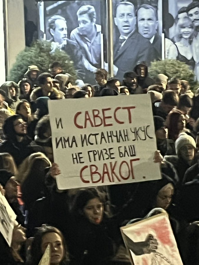 GenlTCvWkAAqIt8?format=jpg&name=900x900