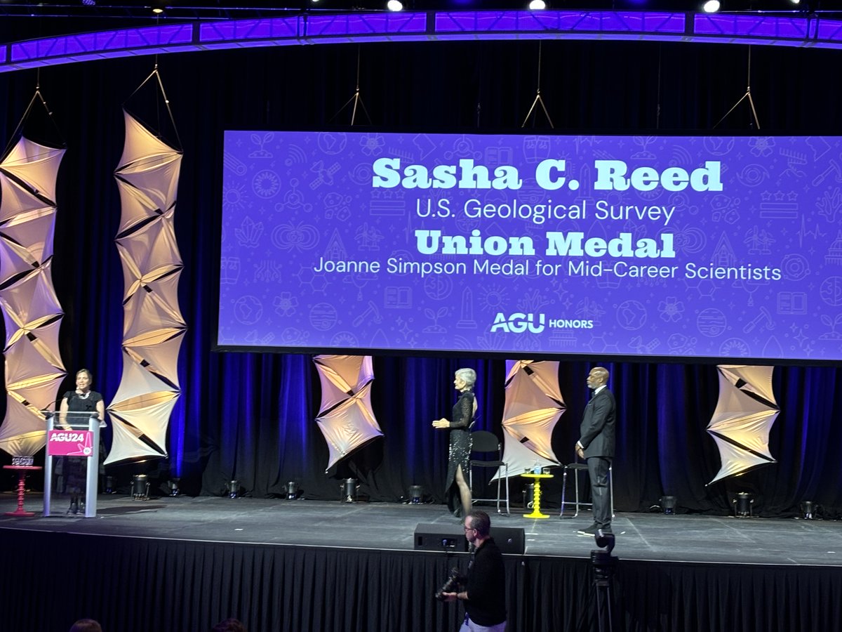 USGS (@usgs) on Twitter photo What an incredible night for Sasha Reed of USGS at #AGU24!🌟
Sasha received the Joanne Simpson Medal and the AGU Union Fellowship! A true trailblazer, Sasha tackles pressing challenges like drought, rising temps, and energy options. Congrats, Sasha! 🙌
<a href="/theAGU/">AGU (American Geophysical Union)</a> What an incredible night for Sasha Reed of USGS at #AGU24!🌟
Sasha received the Joanne Simpson Medal and the AGU Union Fellowship! A true trailblazer, Sasha tackles pressing challenges like drought, rising temps, and energy options. Congrats, Sasha! 🙌
<a href="/theAGU/">AGU (American Geophysical Union)</a>