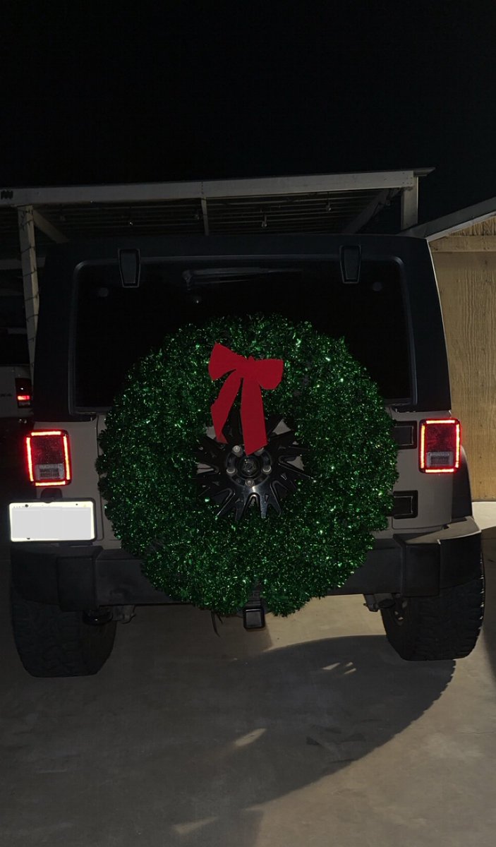 CrystalDelRio18's tweet photo. 🎄❤️💚 https://t.co/vQ6HN75xYi