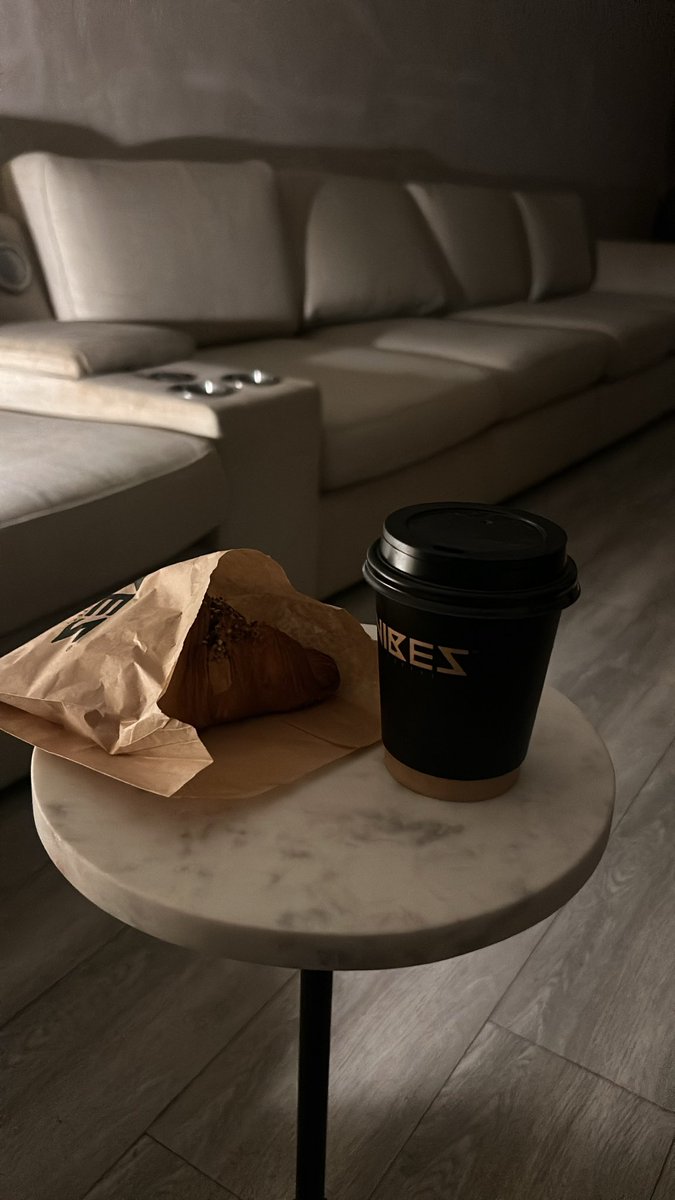 ماني بحاجّة سهر أنا بحاجة منام 
الليلة أكبر طموحي غفوةٍ شارده!