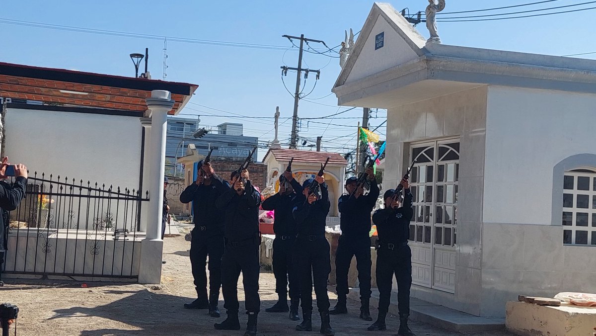 Conmemoramos la vida y el legado del General Eugenio Zúñiga Gálvez que dió identidad a nuestro municipio y con mucho respeto lo recordamos.

#DoñaMary