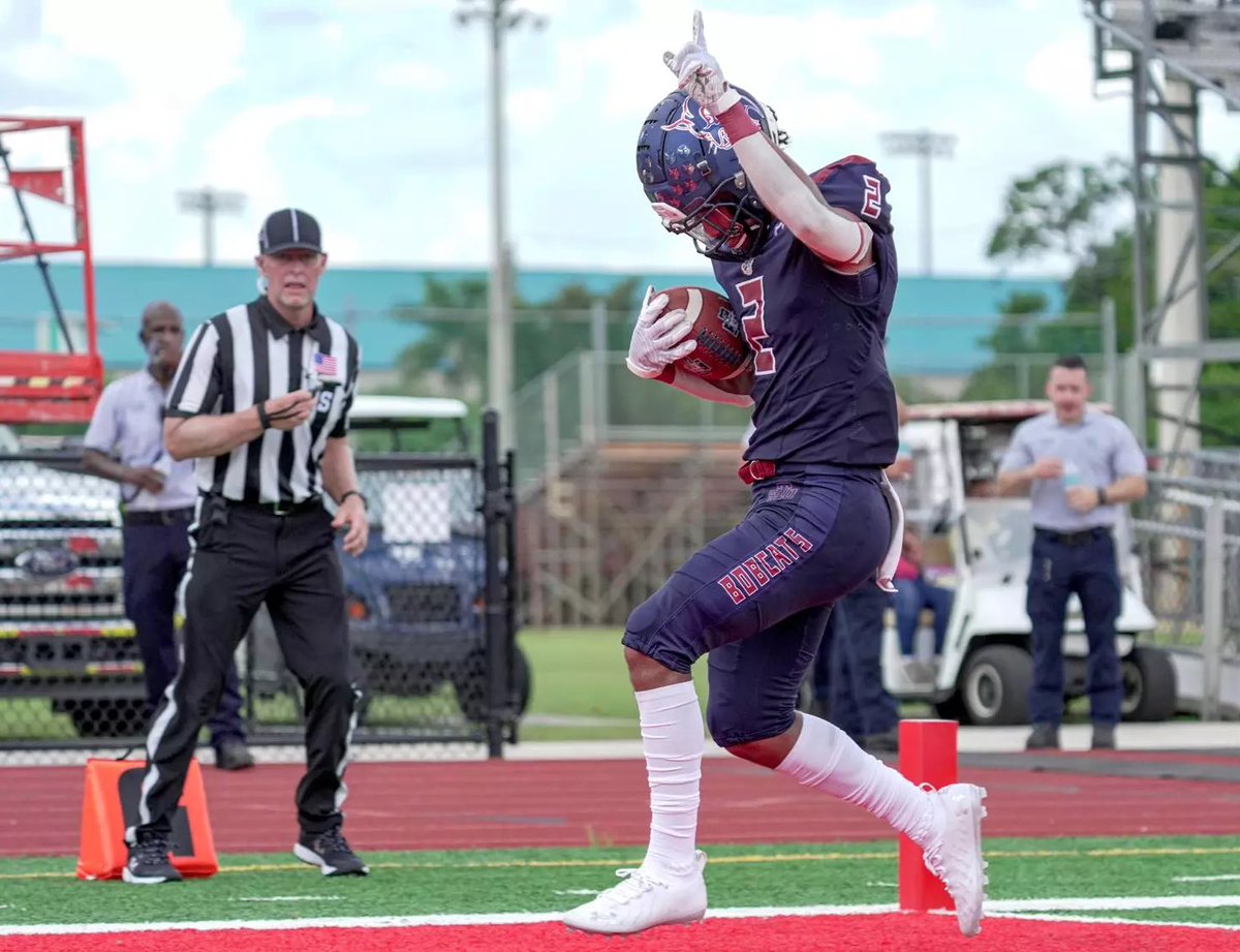 Blessed to receive another offer from <a href="/STU_Football/">STU Football</a> 💙❤️ #AGTG <a href="/coacheverson_/">Steven Everson</a> <a href="/Coach_Benson9/">Mykel Benson</a> <a href="/CoachPolimice/">Coach Polimice “ Coach P”</a>