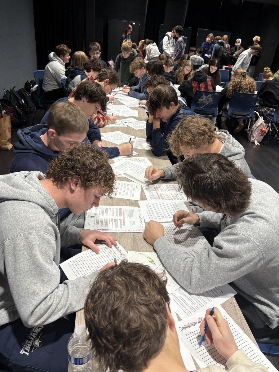 Yesterday, the CG baseball program joined us in writing letters to kids in the Fox River Grove Community🎅🏽💙 So awesome to see 2 groups come together to give back! <a href="/RySlatts/">Ryan Slattery</a> <a href="/AthleticsCG/">C-G Athletics</a>