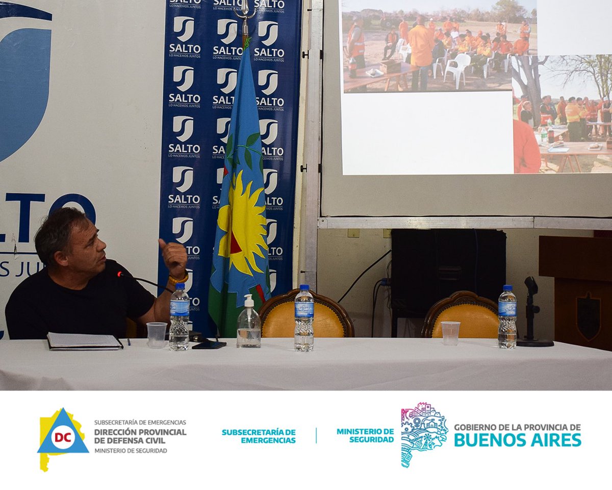 defensacivilpba's tweet photo. Agradecemos el compromiso de todos los presentes. Este taller refuerza la planificación y el trabajo en equipo para enfrentar los desafíos del manejo del fuego en la provincia. 

¡Seguimos trabajando por un futuro más seguro! 🌱🔥 

#GestiónDelRiesgo #DCPBA https://t.co/9fS1dpufvS