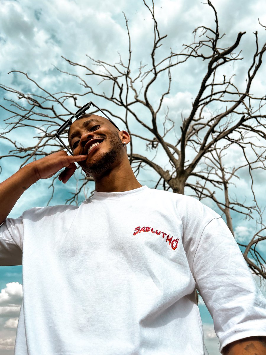 yellowxpapi's tweet photo. T-Shirt By: @therealsablutho https://t.co/fzCr7h6Rn5