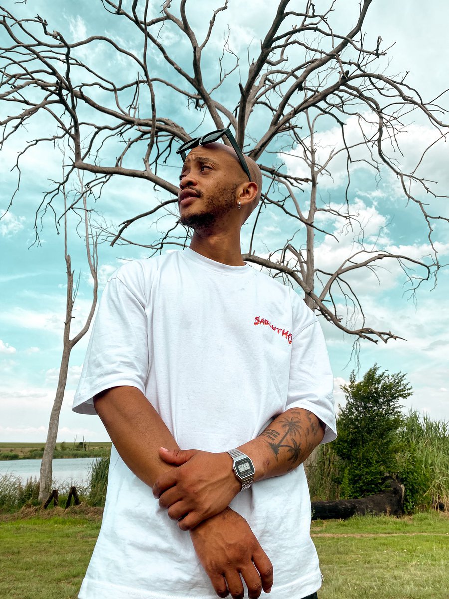 yellowxpapi's tweet photo. T-Shirt By: @therealsablutho https://t.co/fzCr7h6Rn5