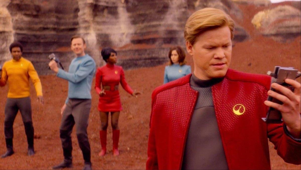 Black Mirror returns to Netflix in 2025 nerdist.com/article/black-…