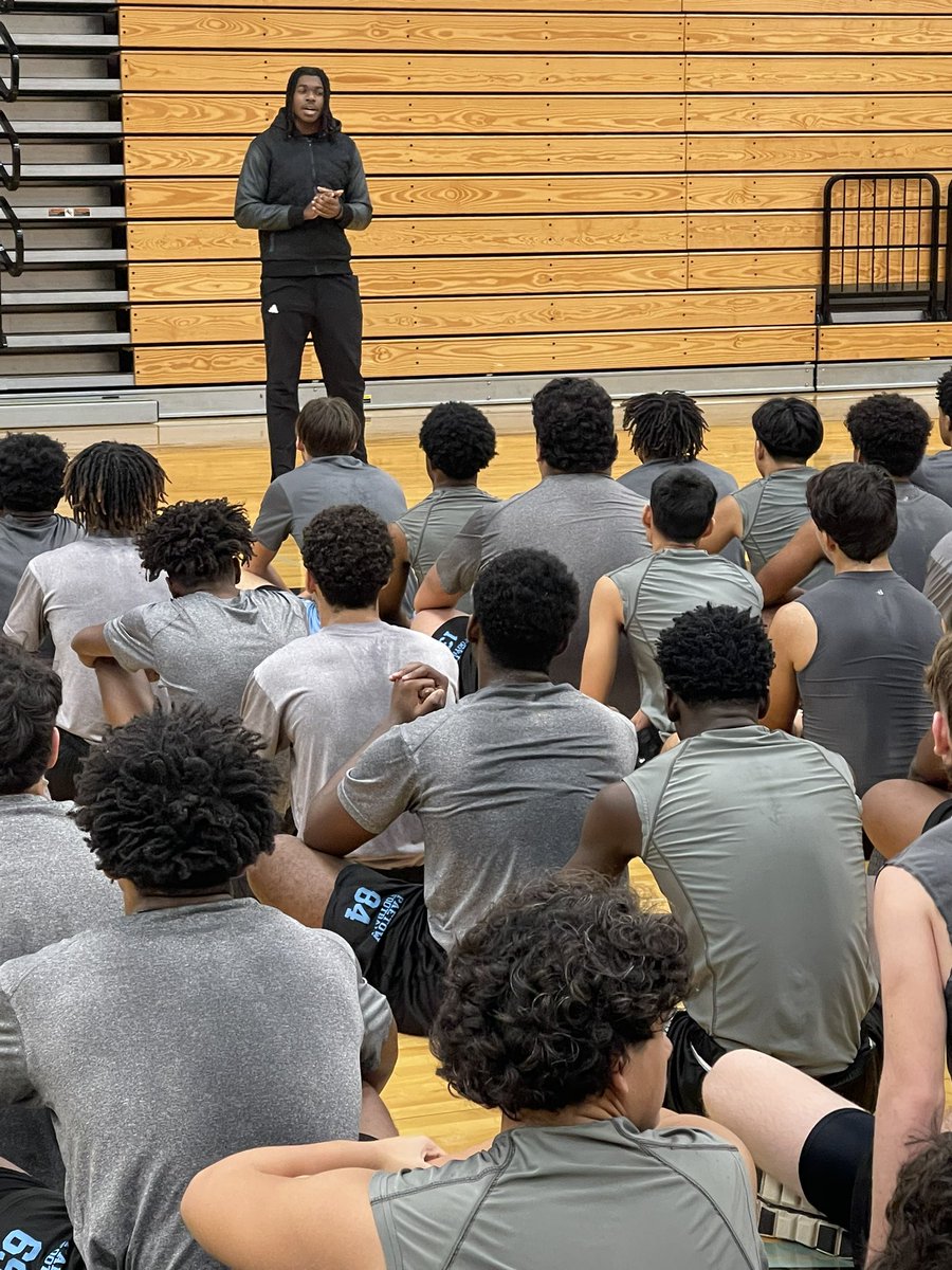 Paetow Football (@paetowfootball) on Twitter photo Thank you <a href="/TheJabaribush/">Jabari A Bush</a> for stopping by <a href="/PaetowHS/">Paetow High School</a> today to speak with our athletes! Good luck to you in the #VenturesBowl
#PPND #BeTheChange #TheClaw Thank you <a href="/TheJabaribush/">Jabari A Bush</a> for stopping by <a href="/PaetowHS/">Paetow High School</a> today to speak with our athletes! Good luck to you in the #VenturesBowl
#PPND #BeTheChange #TheClaw