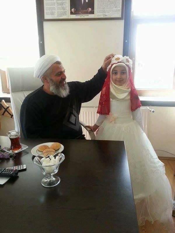 Çam ağacı süsləmək günahdır aynən saqqalına soxduqlarım