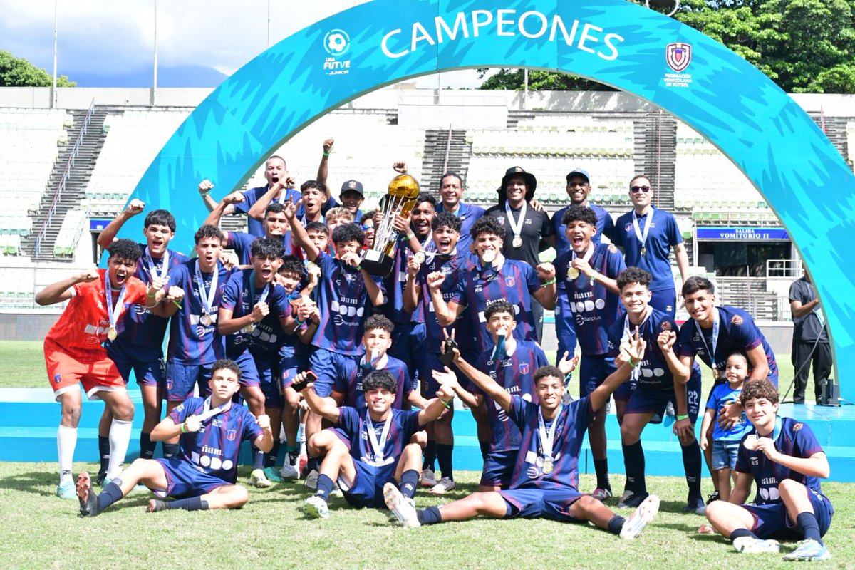 afemonagas's tweet photo. La AFEM celebra junto a la categoría Sub-17 del Monagas Sport Club por haber salido campeón de la Liga FUTVE Junior 2024 tras vencer a Estudiantes de Mérida 3 goles a 0 con doblete de Diego Requena y el siempre sobresaliente Yerwin Sulbarán.

📷 Prensa Monagas SC https://t.co/VkQHPNUwXj