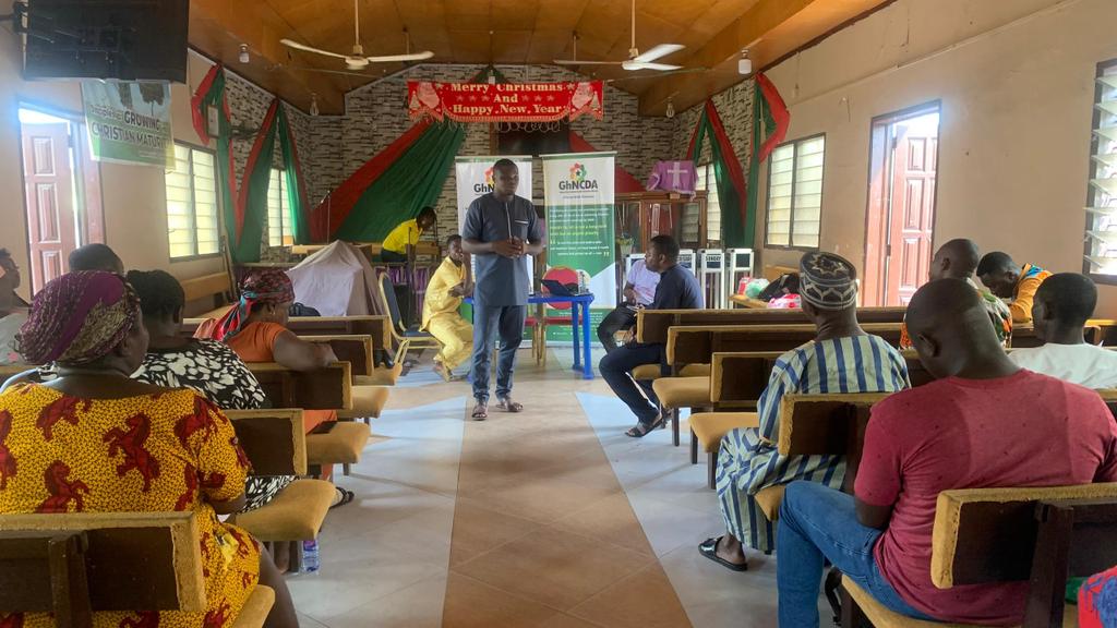 NCDAllianceGh's tweet photo. Earlier today, @GhanaNcd held an engagement meeting with some community members from North Kashie and Avenor to assess their performance in helping improve primary healthcare delivery at the health facilities within their respective communities. 
 @_GHSofficial @WHOGhana https://t.co/yfsQJULJvi