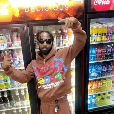 ThugLife_228's tweet photo. #NewProfilePic https://t.co/hst8T4zjKt