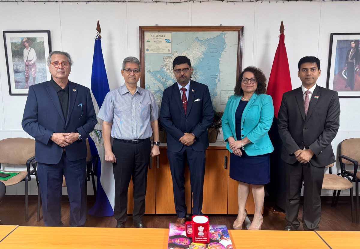 IndiainPanama's tweet photo. 🇮🇳 India Nicaragua 🇳🇮 
|| Focus: Trade and Commerce || 

Ambassador @doctorsumitseth met Minister of Commerce and Industry, Jesús Bermúdez  

They discussed:

🔹Ways to boost bilateral trade 
🔹Scholarships and Capacity Building    Programmes 
🔹Quick Impact Projects https://t.co/hmItiyEdUA