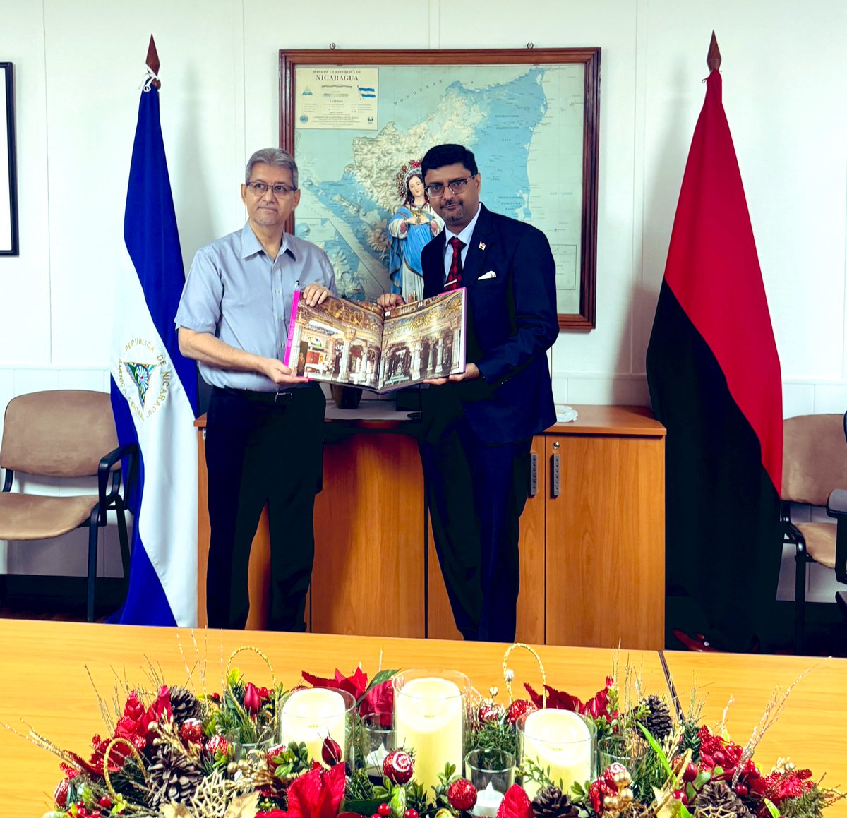 IndiainPanama's tweet photo. 🇮🇳 India Nicaragua 🇳🇮 
|| Focus: Trade and Commerce || 

Ambassador @doctorsumitseth met Minister of Commerce and Industry, Jesús Bermúdez  

They discussed:

🔹Ways to boost bilateral trade 
🔹Scholarships and Capacity Building    Programmes 
🔹Quick Impact Projects https://t.co/hmItiyEdUA