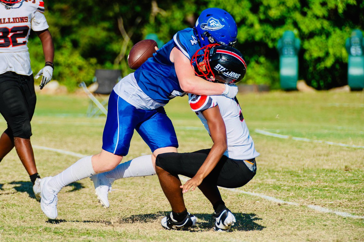 wade_combee's tweet photo. Check out my GA Force SR SZN stats: 40 receptions, 903 yds, 10 REC TD, 13 Carries, 189 yds, 3 rushing TDS, 1331 all-purp. yds, 1 PR TD/11.5 Scks, 34 TOT Tckls, 21 TFL, 3 FF, 3 FR. @georgiaforcefb @Coach_MikeWood @coachmorrison58 @GatlinburgBowl @NEGARecruits @NwGaFootball https://t.co/0EX03OvVJE