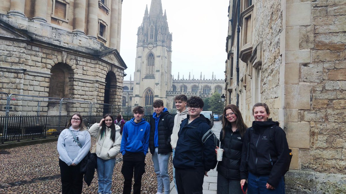 A great day had at Jesus College Oxford with ⁦@Seren_Network⁩ today. Our year 12s look right at home! 😊🎓#motivatedtostrive #rolemodels ⁦<a href="/MaestegSchool/">Maesteg School</a>⁩