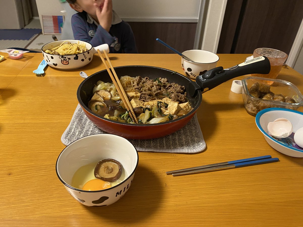 haon0929's tweet photo. フレラモの時の美咲ちゃんちに来てるよ☺️
朝食べなってサンドイッチ作ってくれたりすき焼き作ってくれたりしてるし全然6年振りって感じじゃない😂😂😂😂😂 https://t.co/voOxSUvjj9