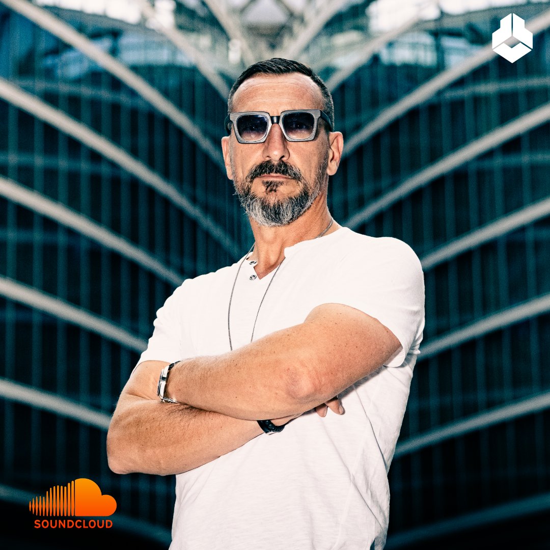 To celebrate the release of "Rumba Call" tomorrow, DAN:ROS is dropping an exclusive guest. 🔥 Listen now soundcloud.com/darklightrec/g… #danros #rumbacall #guestmix #newmusic #darklightrecordings