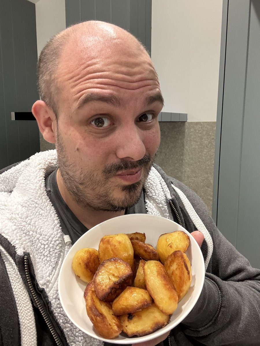 Prof. Chris Headleand tweet media