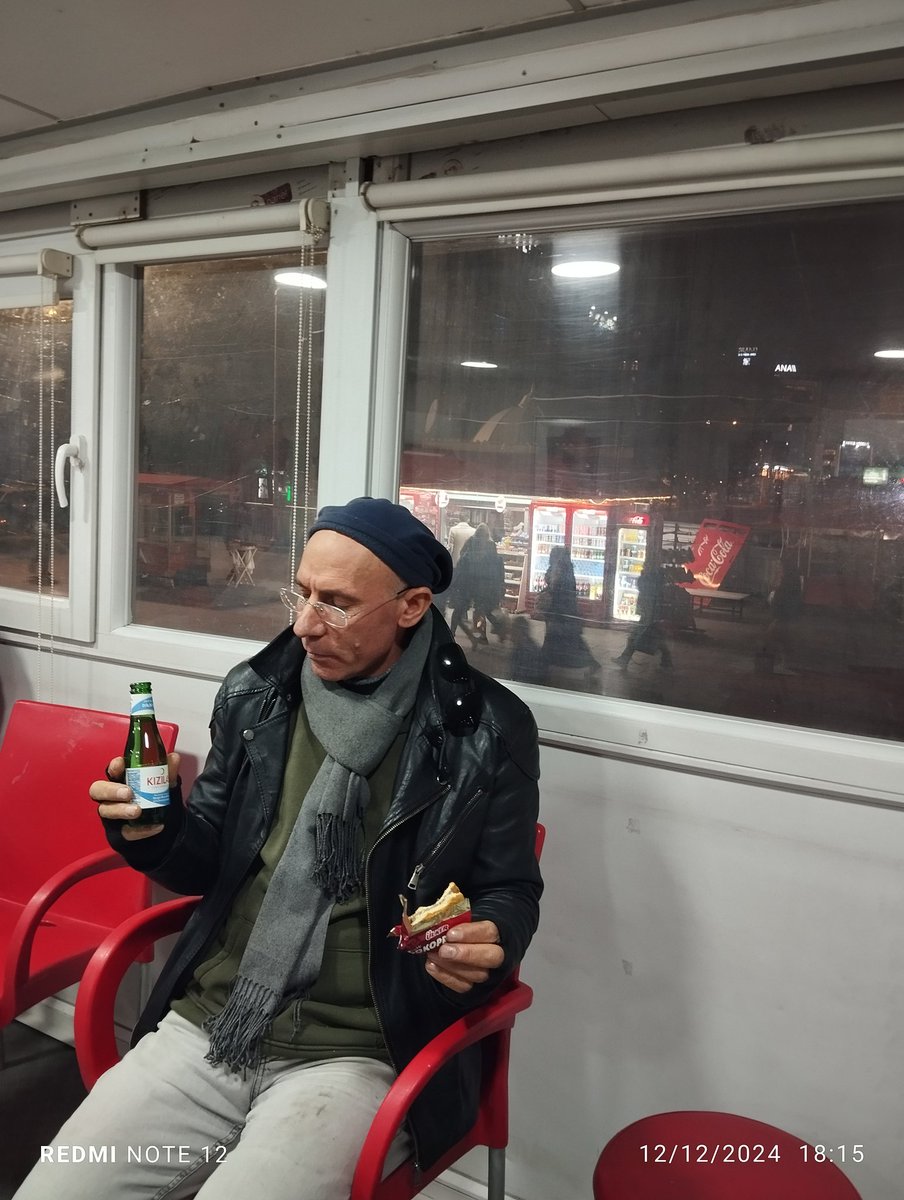 Allah'a şükürler olsun 15 kez yani yedi buçuk litre kan bağışladım!  İnsanlığın vererek daha mutlu olduğunu bizzat yaşadım.  ihtiyaç sahiplerine şifa olsun iyi ki varsın #KamDostum #Kızılay #KanKağışı