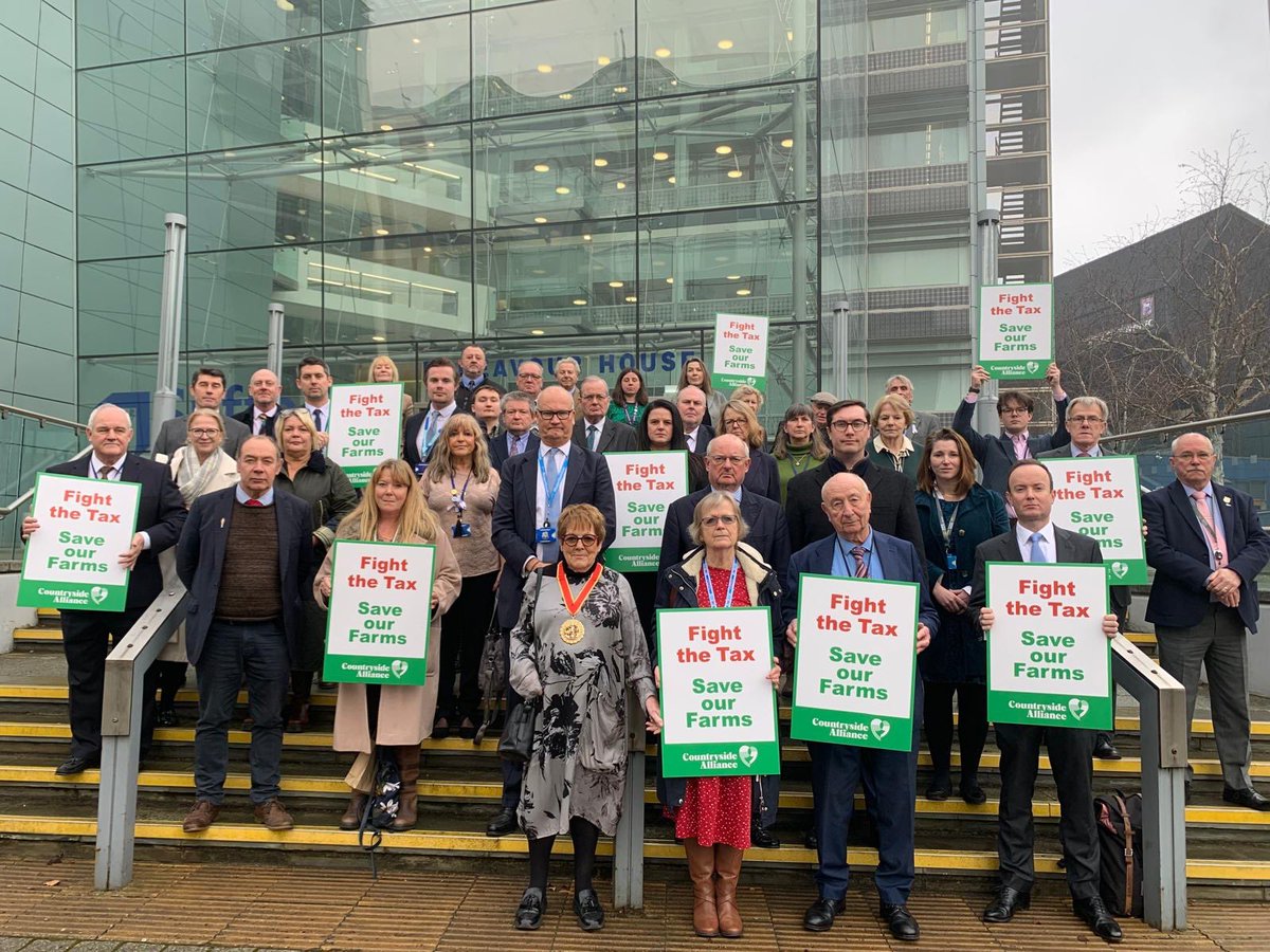 🚨Town hall rebellion against the #FamilyFarmTax update:

Suffolk now becomes the latest council to demand a Treasury rethink. Thank you for proposing this motion <a href="/HicksCllr/">Councillor Matthew Hicks 🇬🇧</a> and to all those councillors who overwhelmingly backed Suffolk farmers today!

More to come…🚜